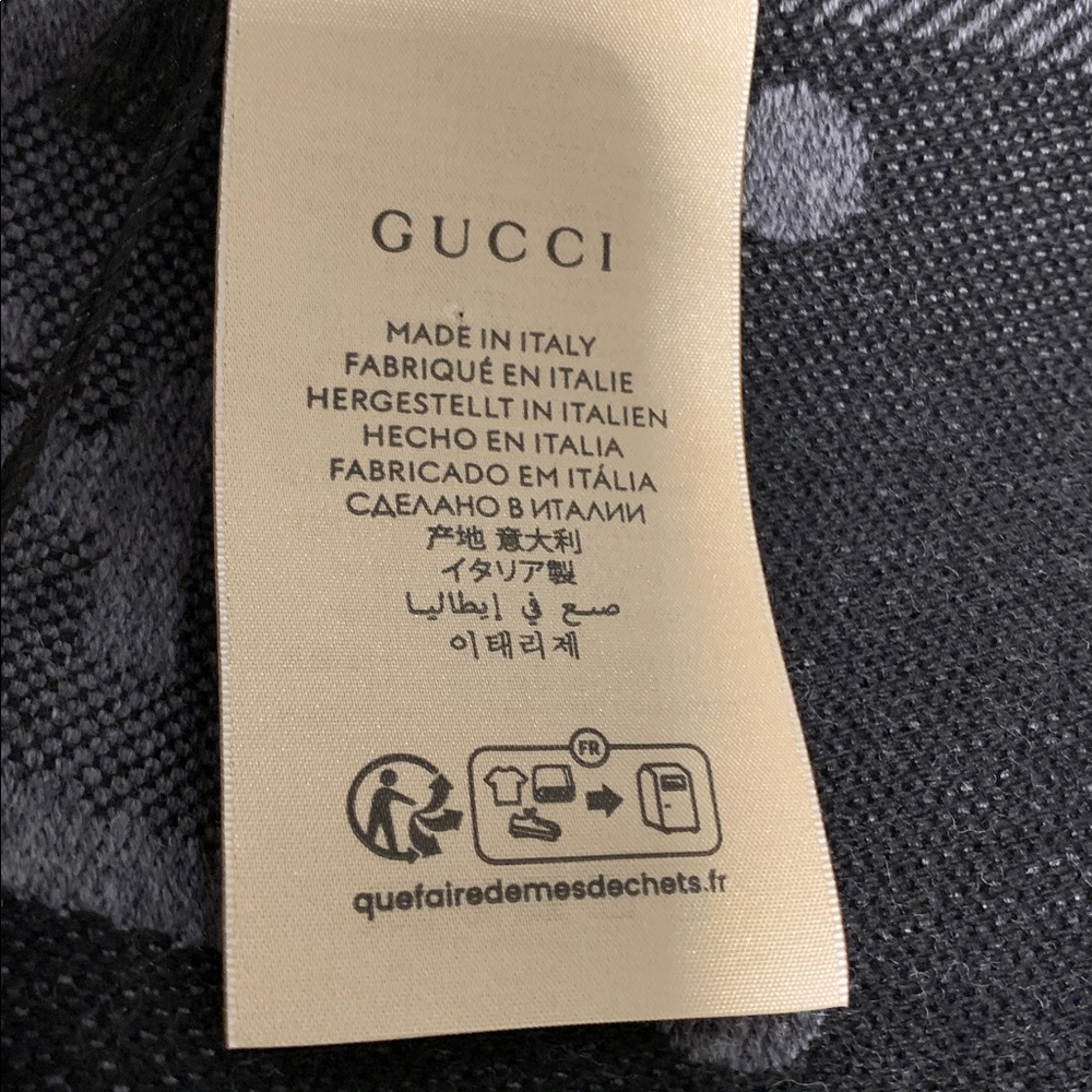 🔥🔥🔥 AUTHENTIC GUCCI - GG Black/Grey Wool Scarf - Picture 8 of 11